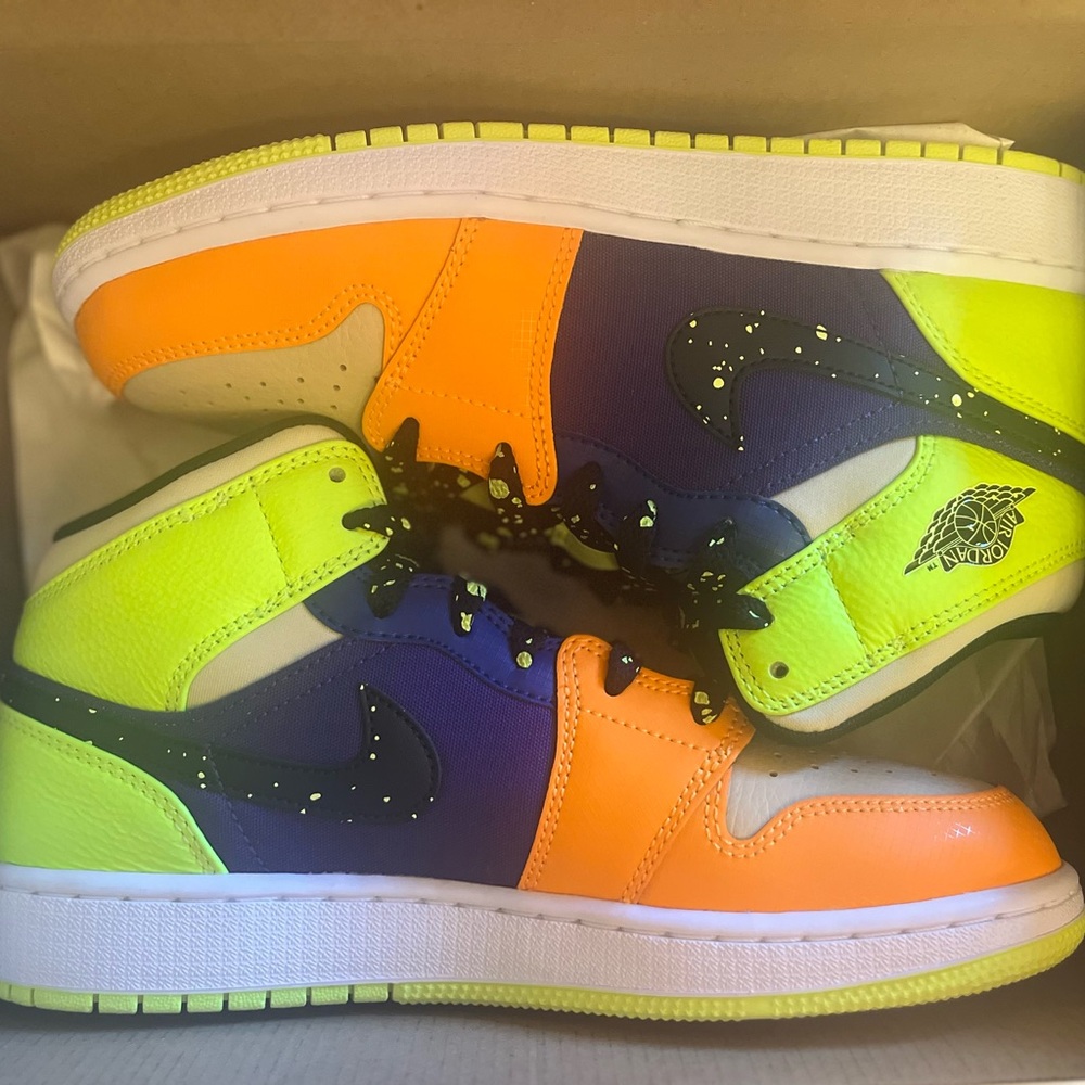 Air Jordan 1 Mid SE(GS) 6Y